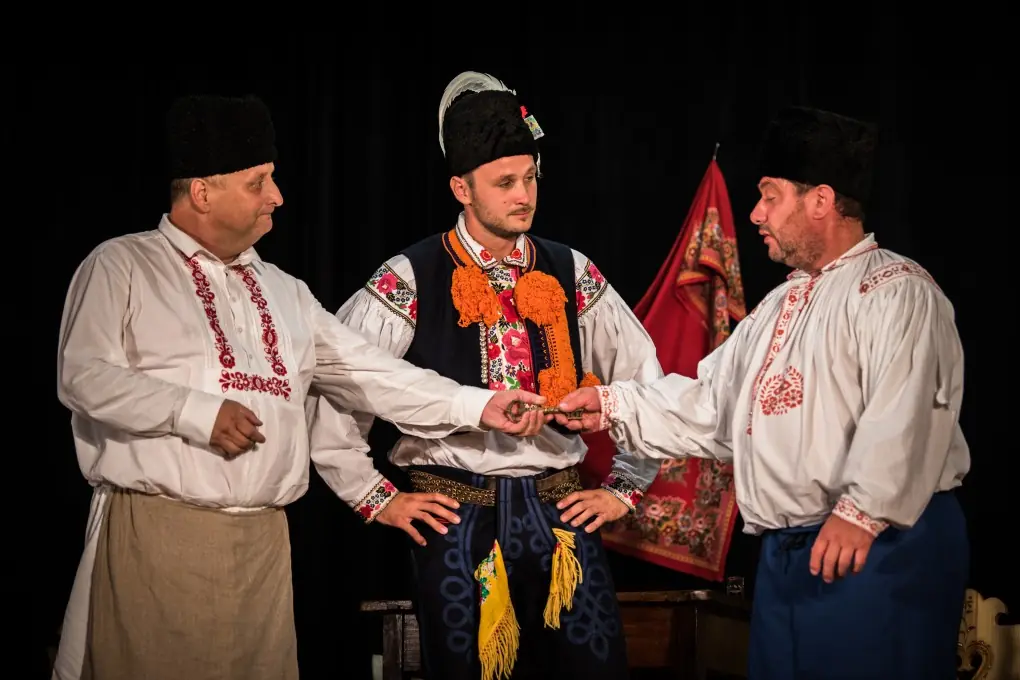 Divadelní soubor Bumbác z Hluku zahraje Slovácko sa nesúdí — zámek Moravský Krumlov, Zámecká, okres Znojmo, Moravský Krumlov