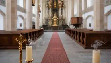 Slavnostní mše na počest svátku Nanebevzetí Panny Marie v kostele Nanebevzetí Panny Marie v Mostě