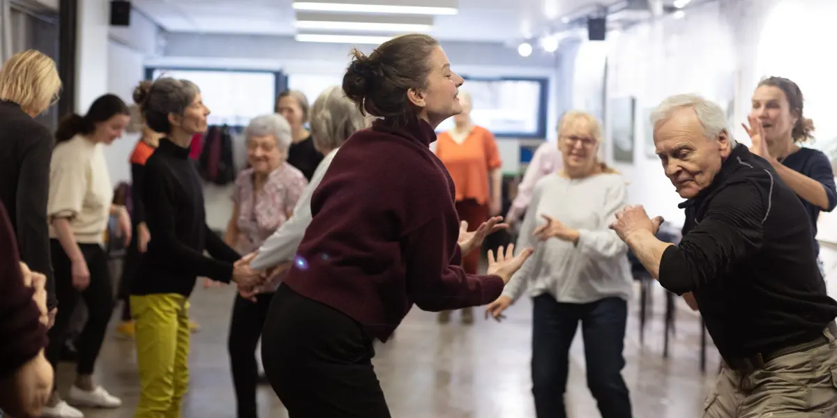 Dance well — КЦ Вагонное депо, Прага