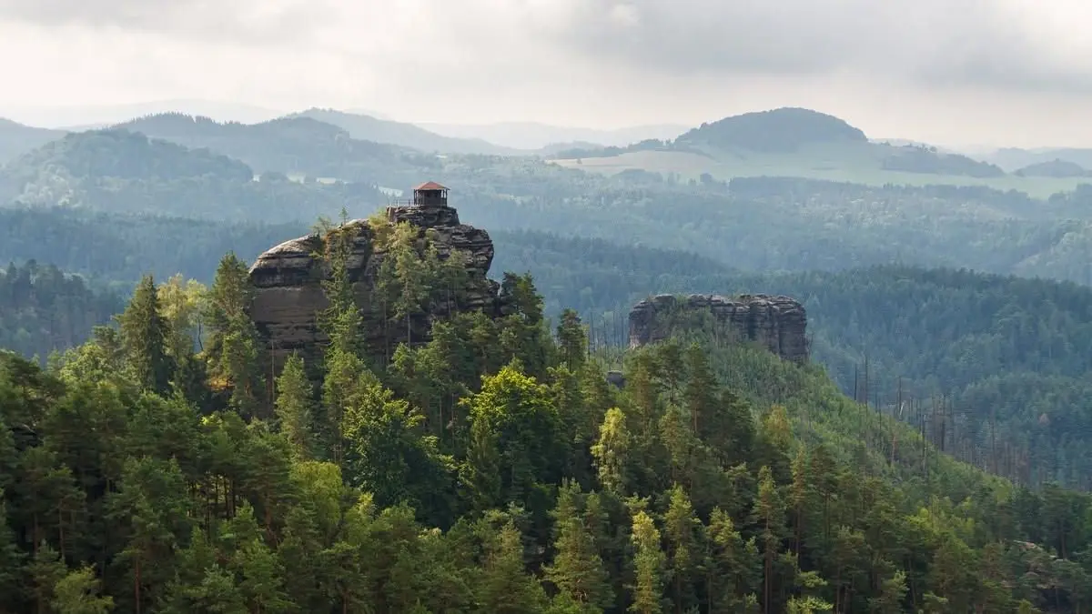 Jetřichovické Skály — Praha hlavní nádraží, Prague