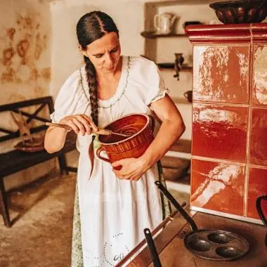 Tetička Mína vypravuje — Regionální muzeum Mělník, p. o., Mělník
