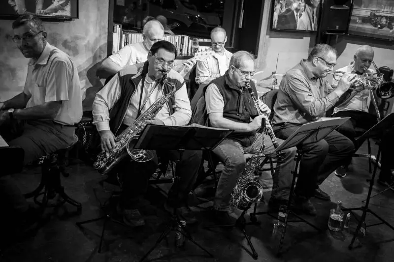 Swing Cabinet im Café DD — Dejvické Theater, Prag