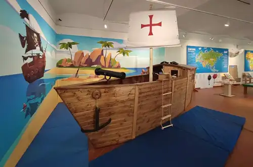 Around the World with the Summer House