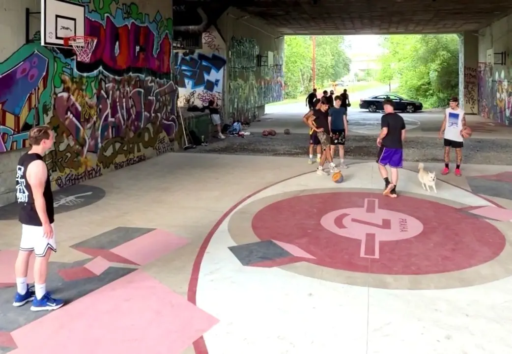 Zveme do nového prostoru pro basketbal v parku U Vody — Praha 7, Praha