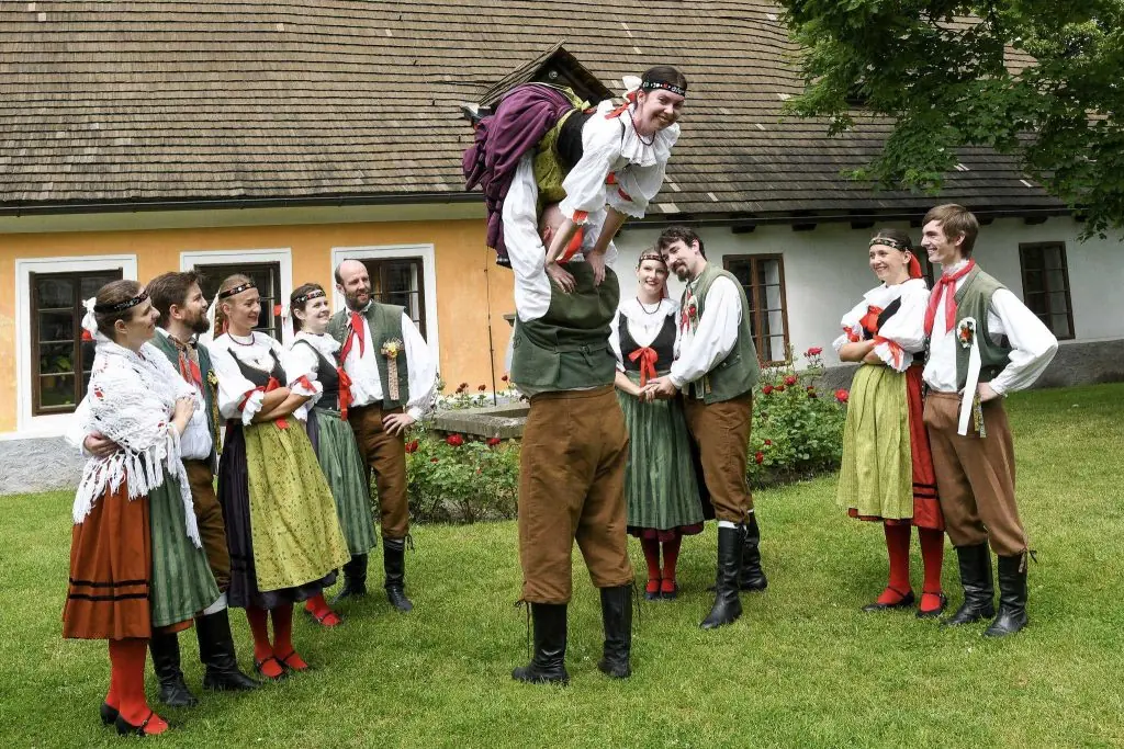 Folklorní soubor Mateník slaví 35 let — Divadlo BRAVO!, Praha