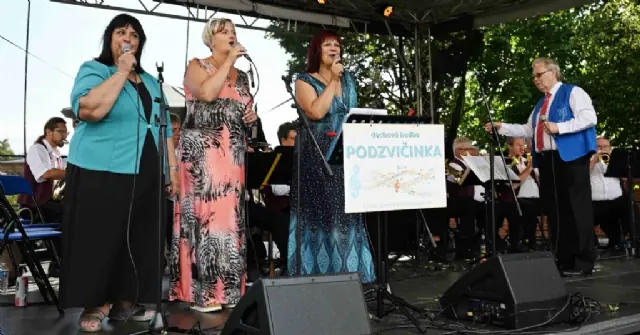 Концерт Podzvicinku та духових оркестрів Чеського раю — Дім Ганка, Двір-Кралове-над-Лабем