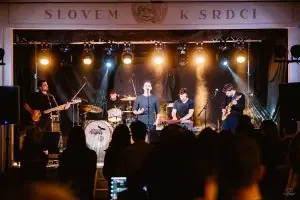 Среда, музыка, которая вам может понравиться: Пишкот&Папировые драконы — Smetanův dům, Литомишль