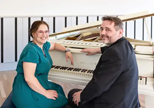Melodie kávy & host David Fárek a pěvecký sbor Chrapot