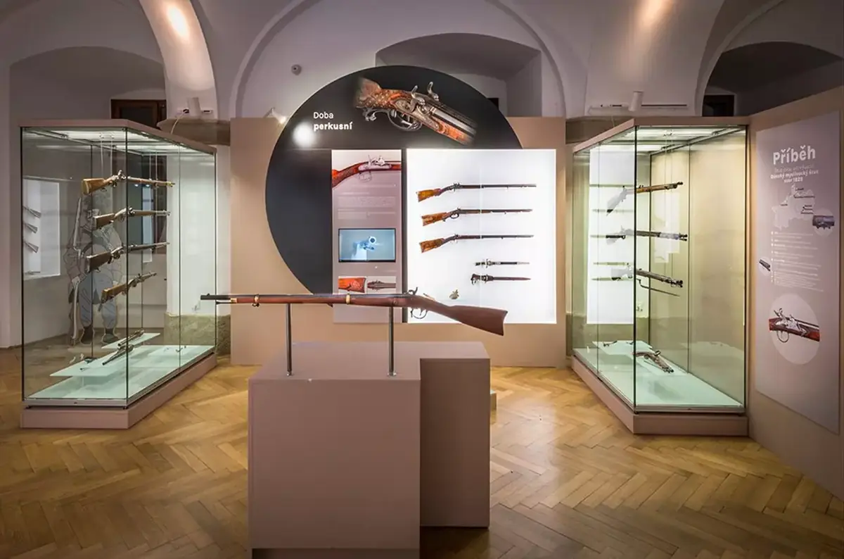 Příběhy palných zbraní v Pardubicích — Východočeské muzeum v Pardubicích, Pardubice