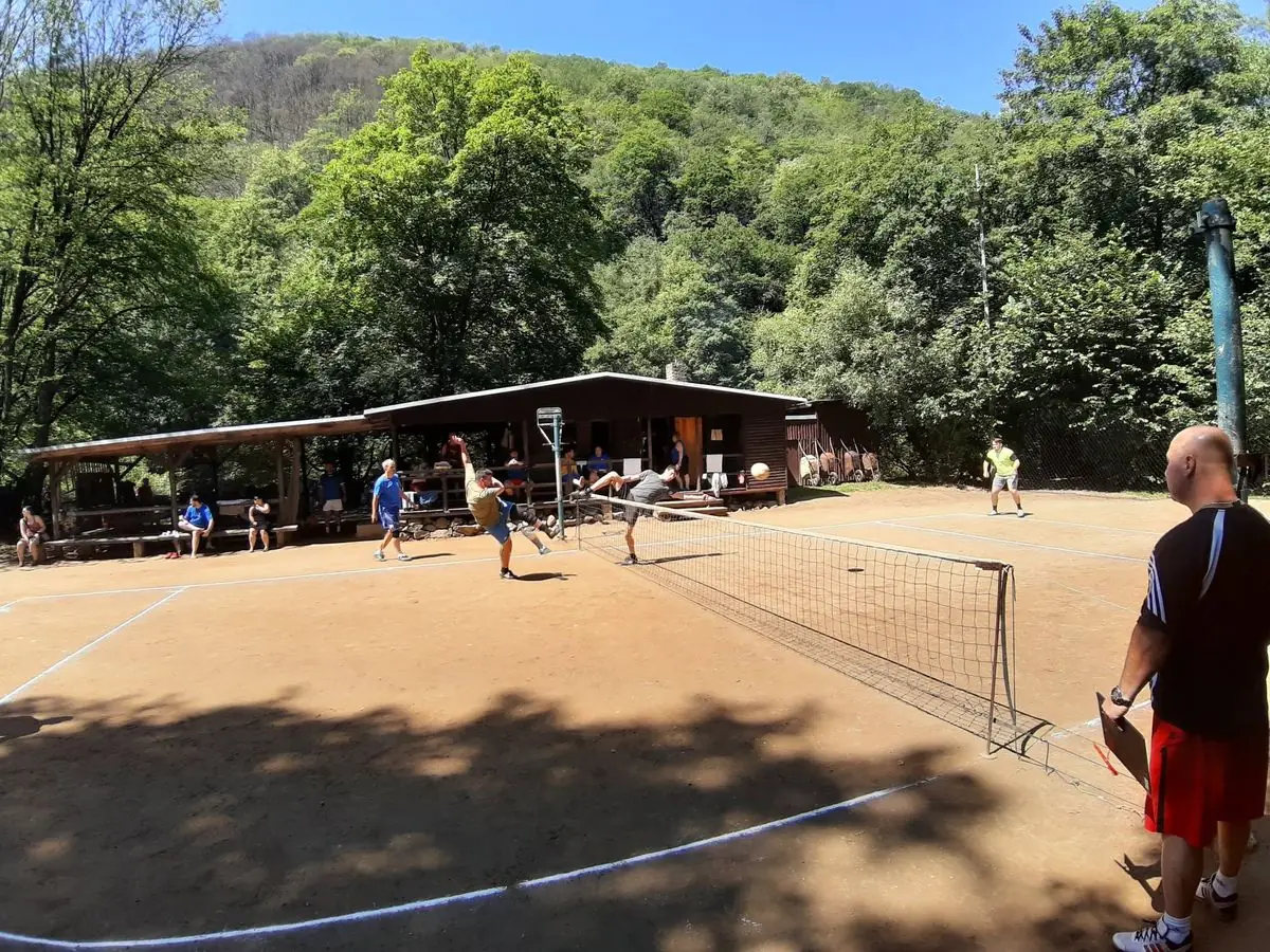 OSK Fußvolleyball-Turnier - Dreierteams — Luka pod Medníkem, Jílové u Prahy, Prag