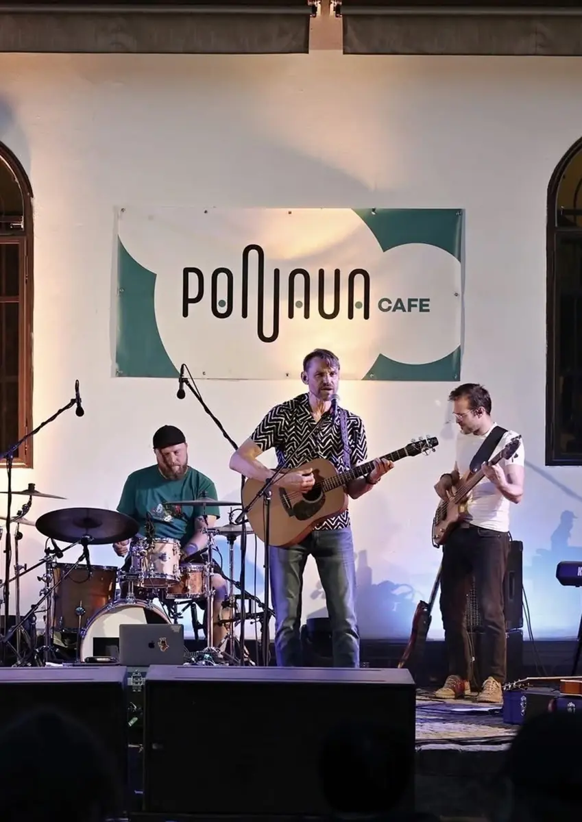 Topol & Tereza Hill // Ponava — Ponava Cafe, Brno