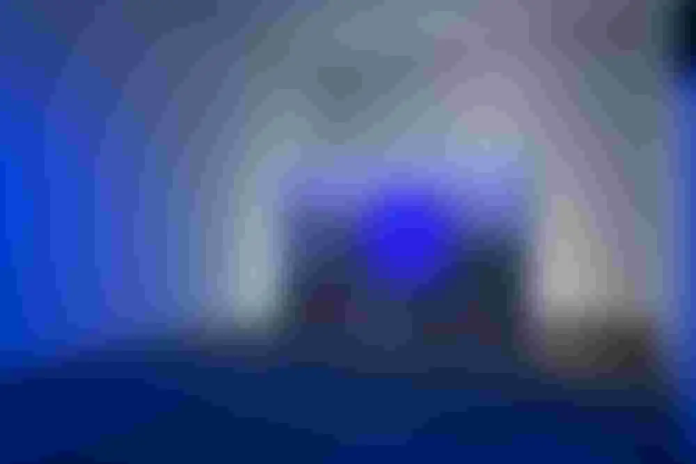Анна Хокинс: Blue Light Blue / Love / Constellations — Дом искусства города Брно, Брно