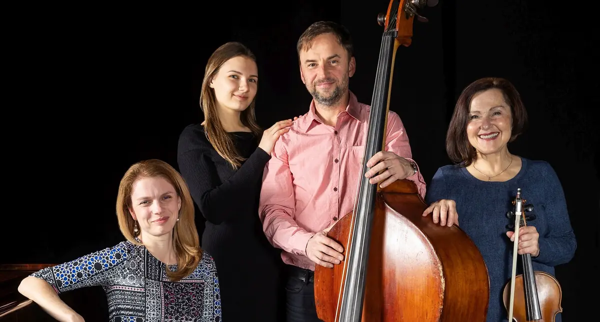 Fascinating World of Music: Music on a Plate — Great Synagogue in Plzeň, Pilsen