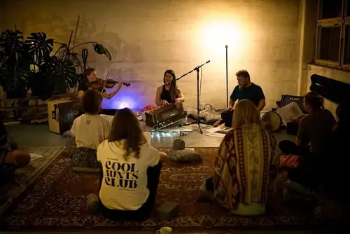 Kirtan - Mantrou k srdci