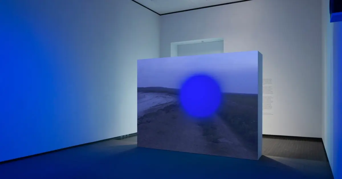 Promítání ☆ Anna Hawkins / Blue Light Blue / Love / Constellations — Galerie Kontext (Galerie TIC), Brno