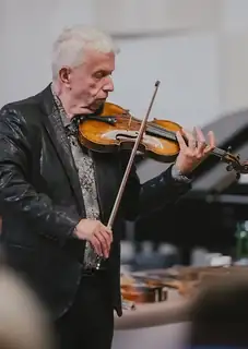 Jaroslav Svěcený - Hudba tří staletí pro všechny generace