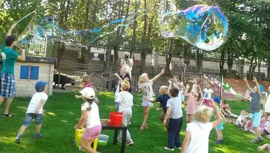 Kindersonn­tag und Riesenseifenblasen auf Burg Bezděz — Burg Bezdez, Bezděz