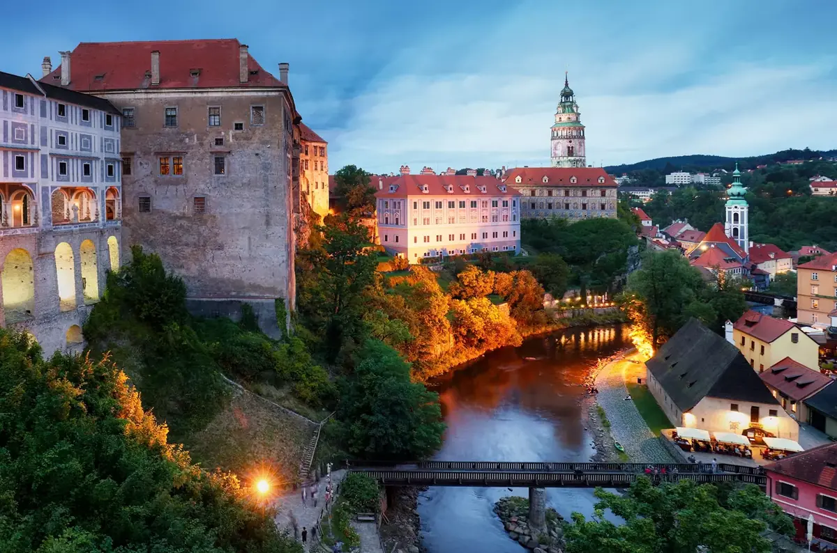Costumed Children's Tours in Český Krumlov — Zámek Český Krumlov, I. zámecké nádvoří, Český Krumlov
