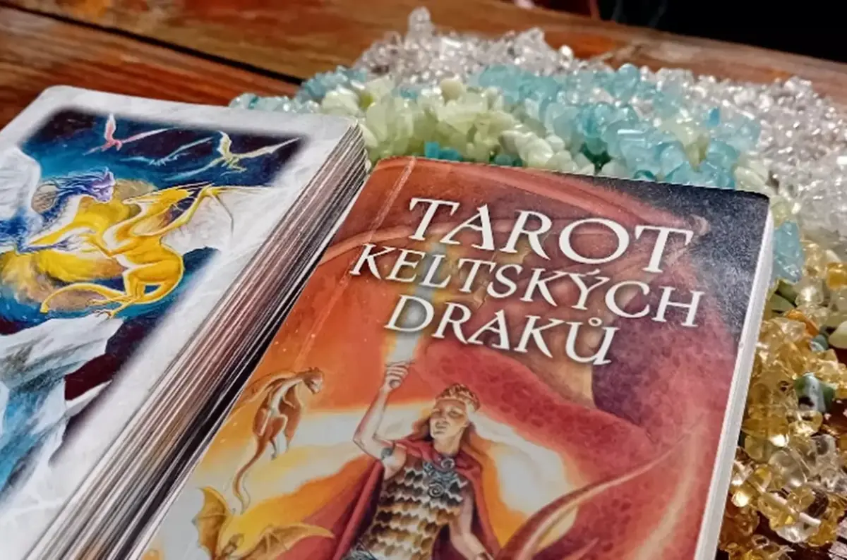 Ohrringe selbst machen und Tarot-Lesung — Svět Fantazie, z.ú., Roseč