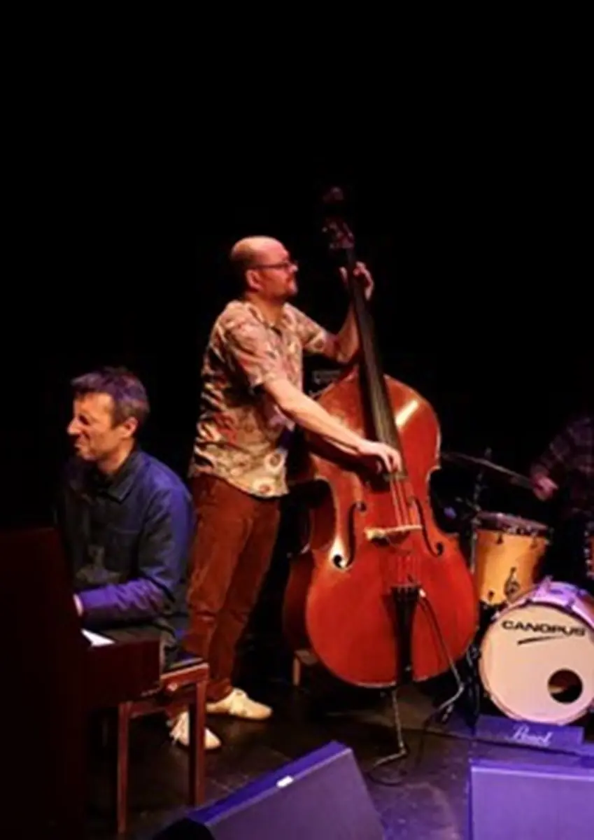 Olie Brice Quartet + In Cahoots feat. Ingrid Laubrock — Divadlo DRAK, Градець-Кралове