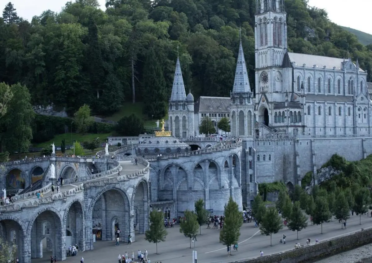 In Lourdes — Bio Central, Hradec Králové