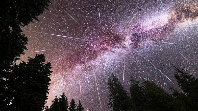 Meteorický proud Perseid — Praha