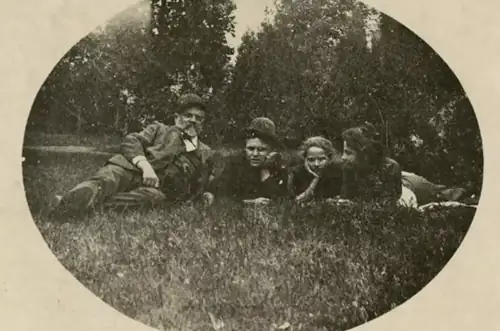 Guided Tour: Antonín Dvořák in Photographs