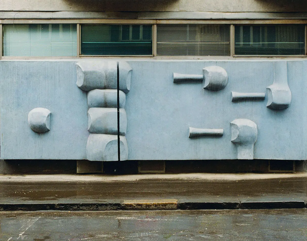 Ausstellung SCHÜTZEN AUF DIE KÖNIGIN / Kunst im öffentlichen Raum der Mährisch-Schlesischen Region 1948–1989 — Art Club, Opava