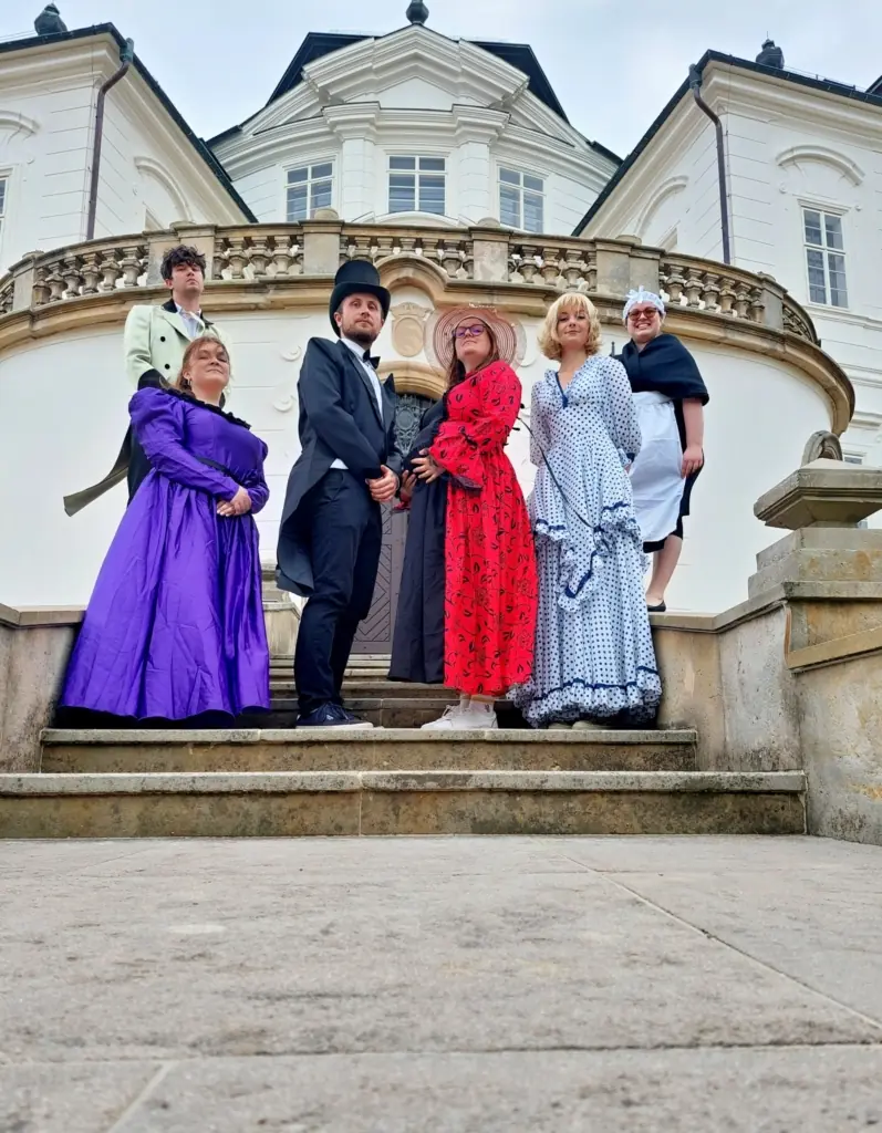 Noční prohlídky — Zámek Karlova Koruna, Chlumec nad Cidlinou