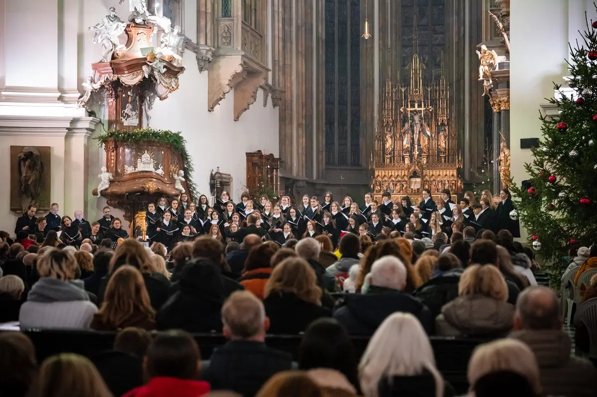Traditionelles Weihnachtskonzert des Chors Kantilena — Philharmonie Brno, Brünn