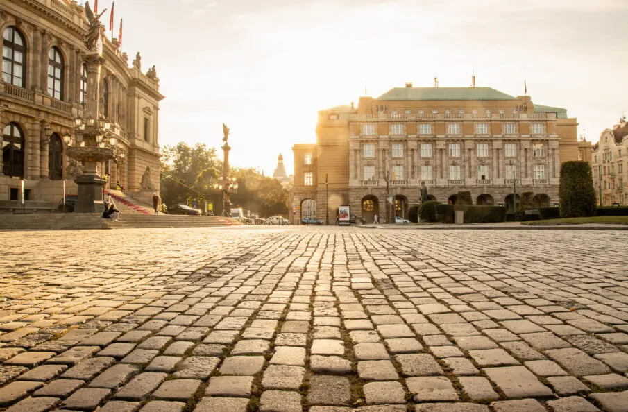 Summer School of Research-Based History Teaching IV: History from Secondary Sources — Faculty of Philosophy, Charles University, Prague