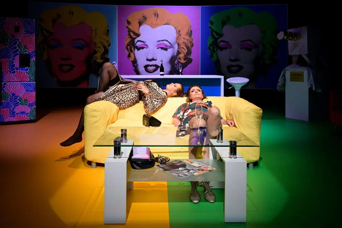 Girlfriends — Chamber Stage Aréna, Ostrava