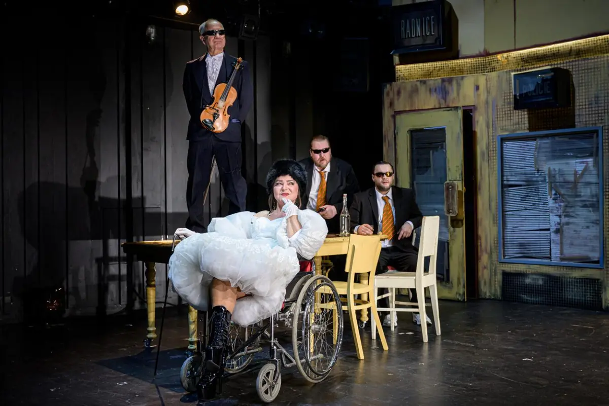 A Visit to the Old Lady — Chamber Stage Aréna, Ostrava