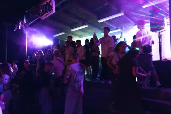 Vorfestliche Zusammenkunft am Zymbal — Kulturní dům, Velké Němčice
