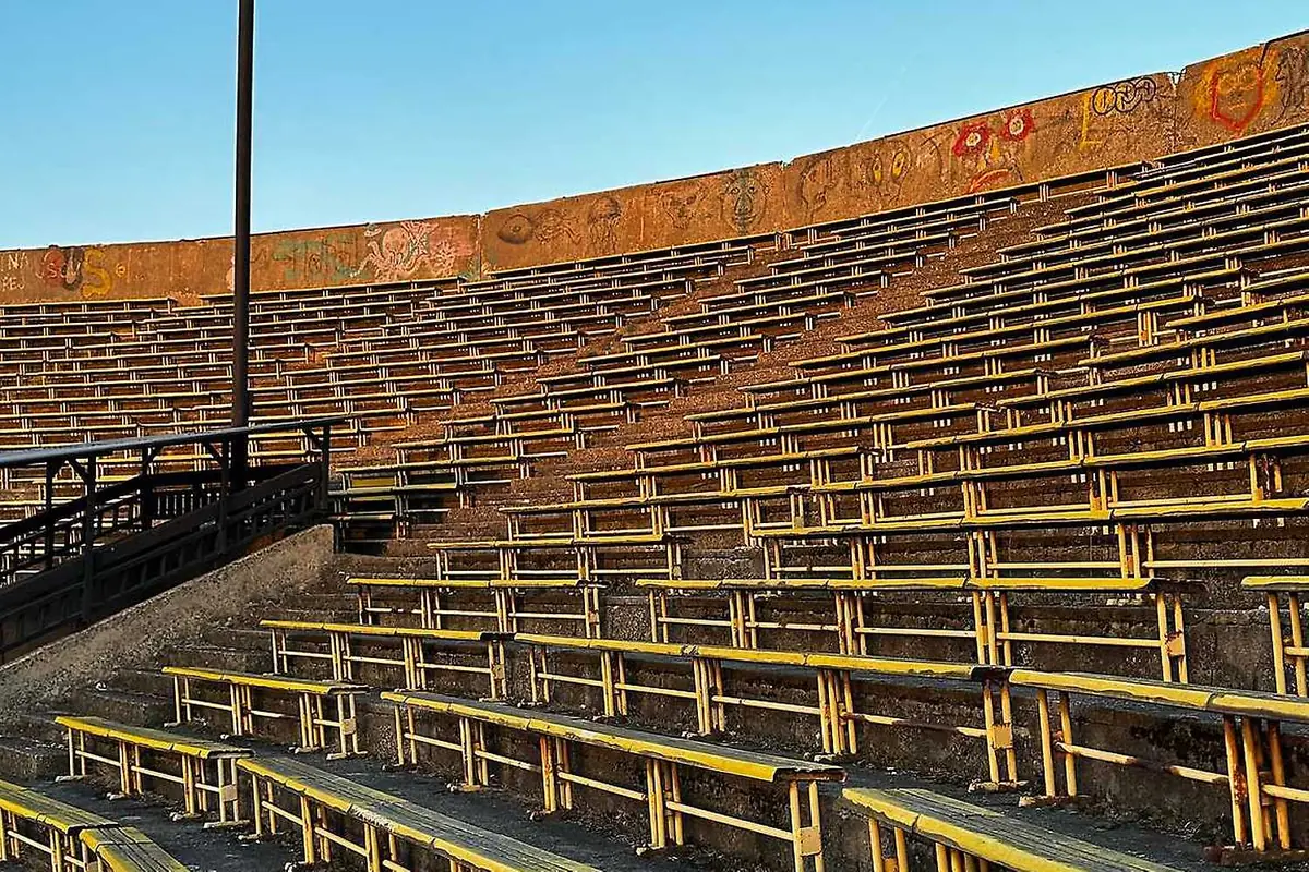 Führung durch das Strahov-Stadion und seine Geschichte — Post Bellum, z. ú., pobočka Paměť národa Jižní Čechy, České Budějovice 1