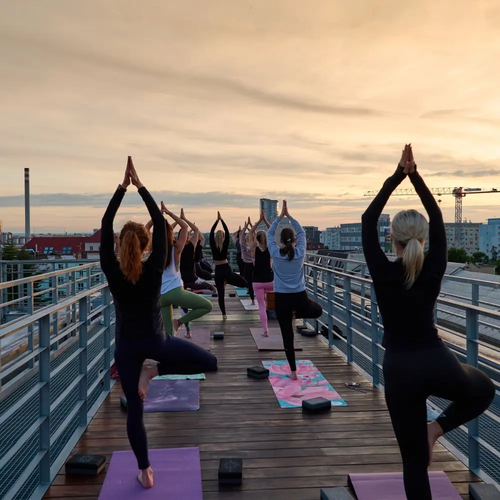 Pilates auf dem Dach + Getränk — Telegraph, Olmütz