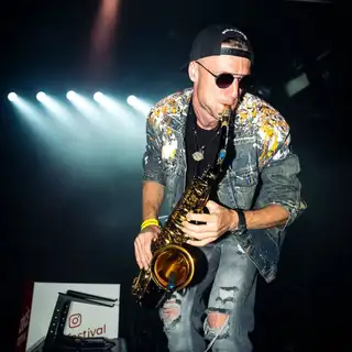 Rooftop Fun #6: Saxofrancis