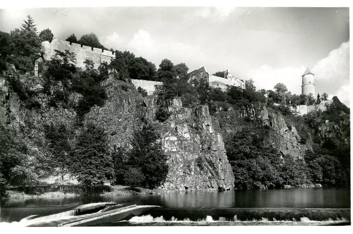 Виставка старих фотографій замку Звіков — Zvíkov, Zvíkovské Podhradí