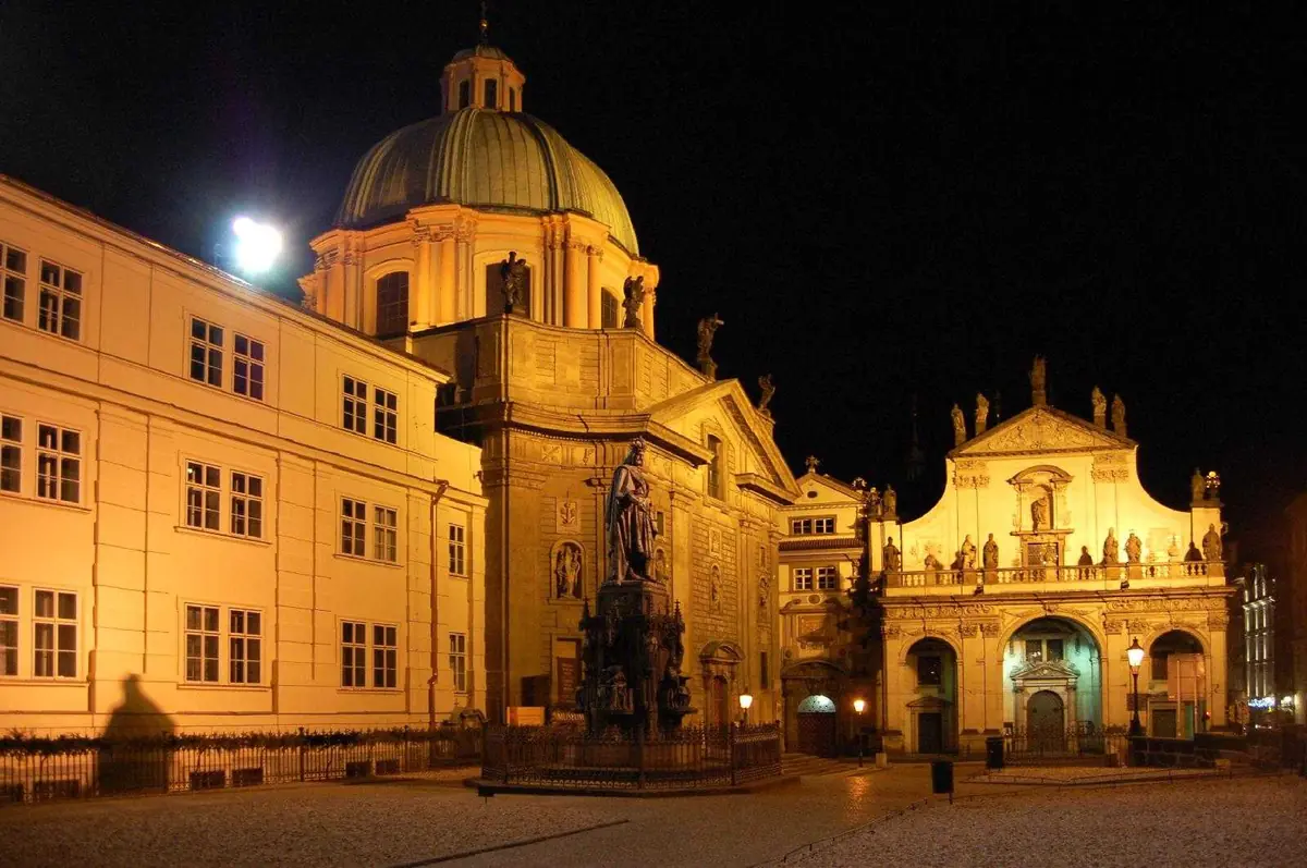 Passages and Alleys of the Old Town — Křižovnické náměstí, Prague