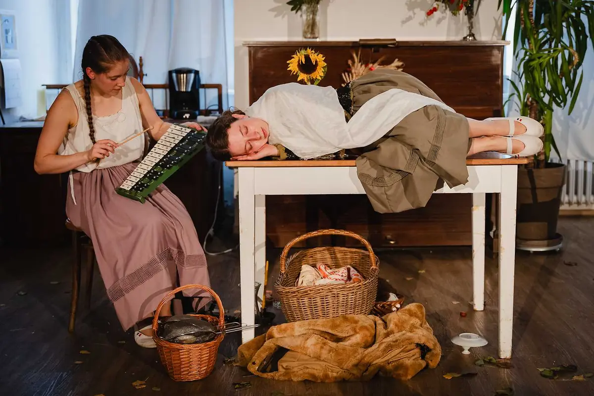 Когда осенью ласточки — Mikro-teatro, Брно