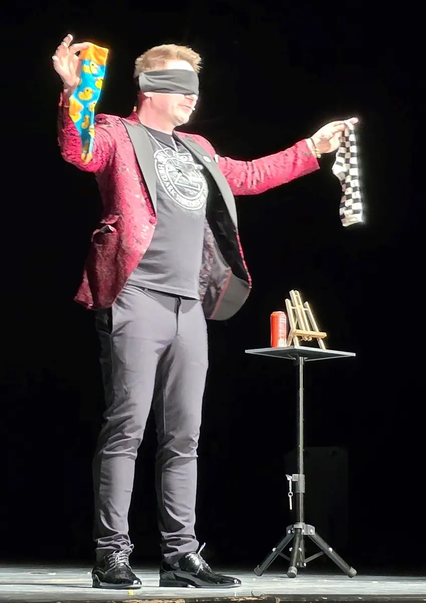 Magic Show "The Sixth Sense" — Divadlo Bez Hranic, Prague