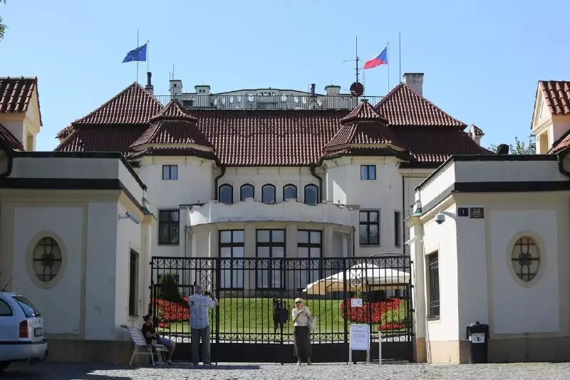 Kramář Villa - Guided Tour and Garden Walk — Gogolova 212/1, Prague