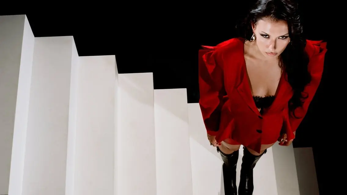 Nieve Ella, support: Sofia and the Antoinettes — MeetFactory, Prague