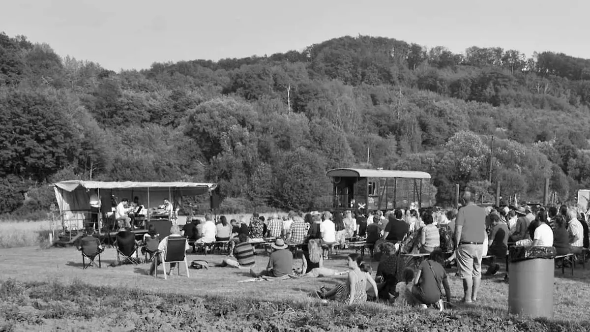 Festival Zastávka — Lhota pod Džbánem