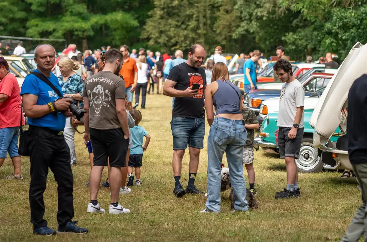 Treffen historischer Fahrzeuge und amerikanischer Autos in Libořice bei Žatec 2026 — Veteráni Starý Železo, Libořice