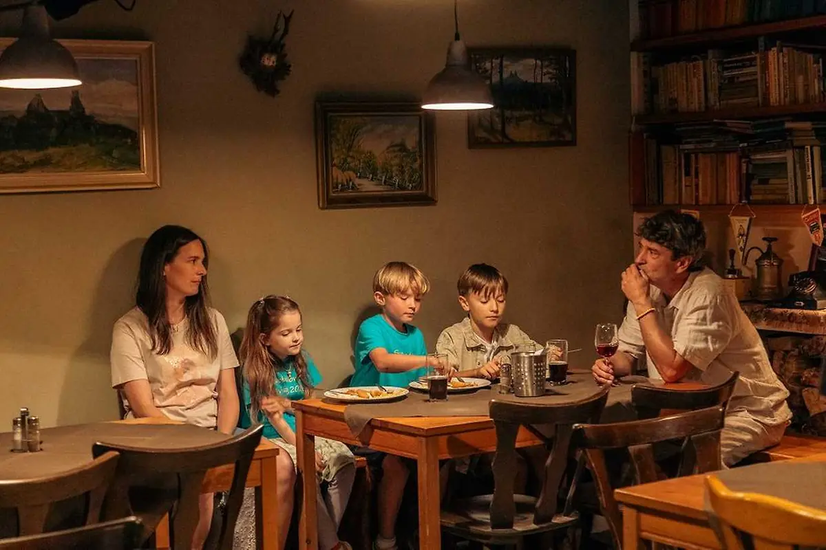 Holiday in Bohemian Paradise — Kino Úsmev, Hlohovec