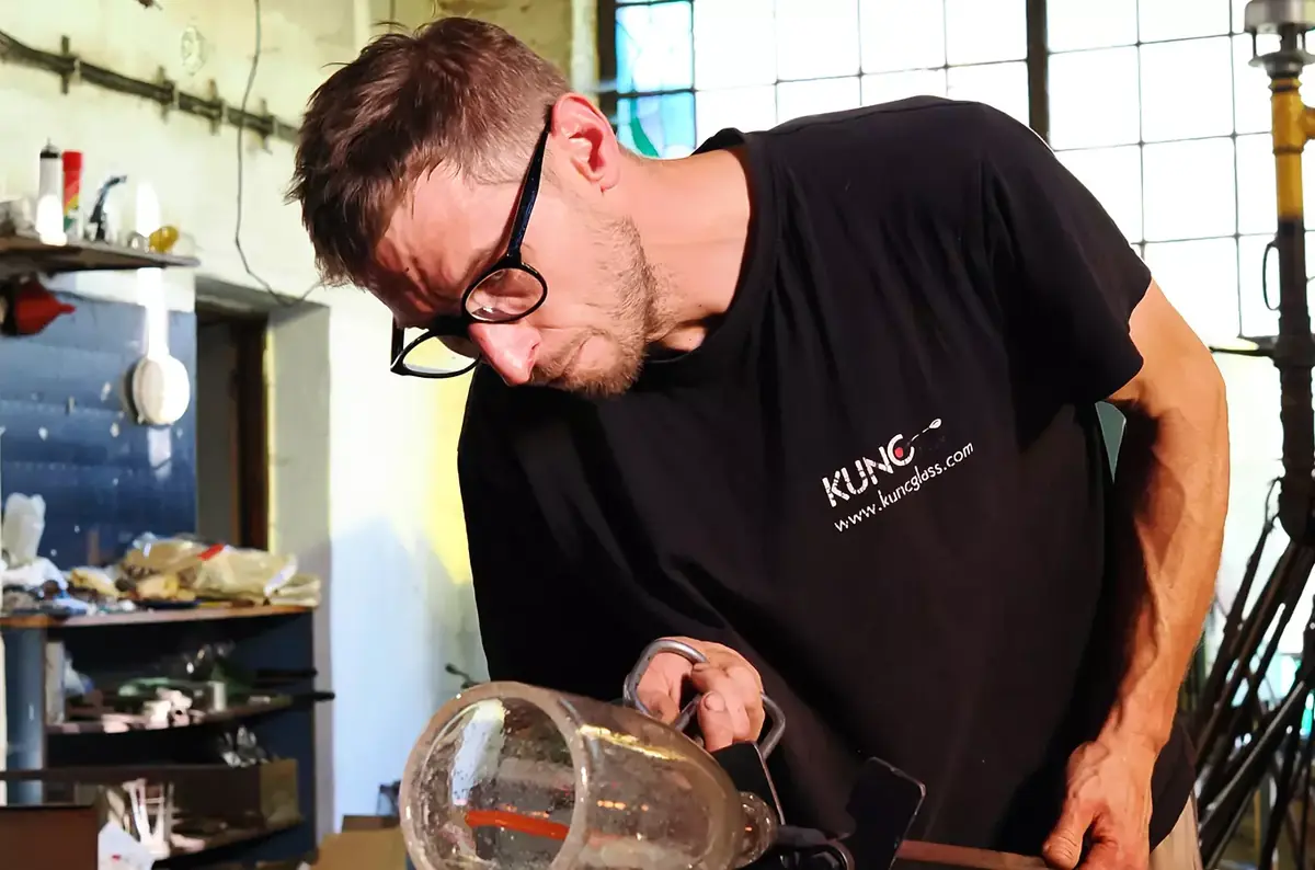 Živá výroba skla ve sklárně Tasice se Zdeňkem Kuncem — Huť Jakub Tasice, Ledeč nad Sázavou