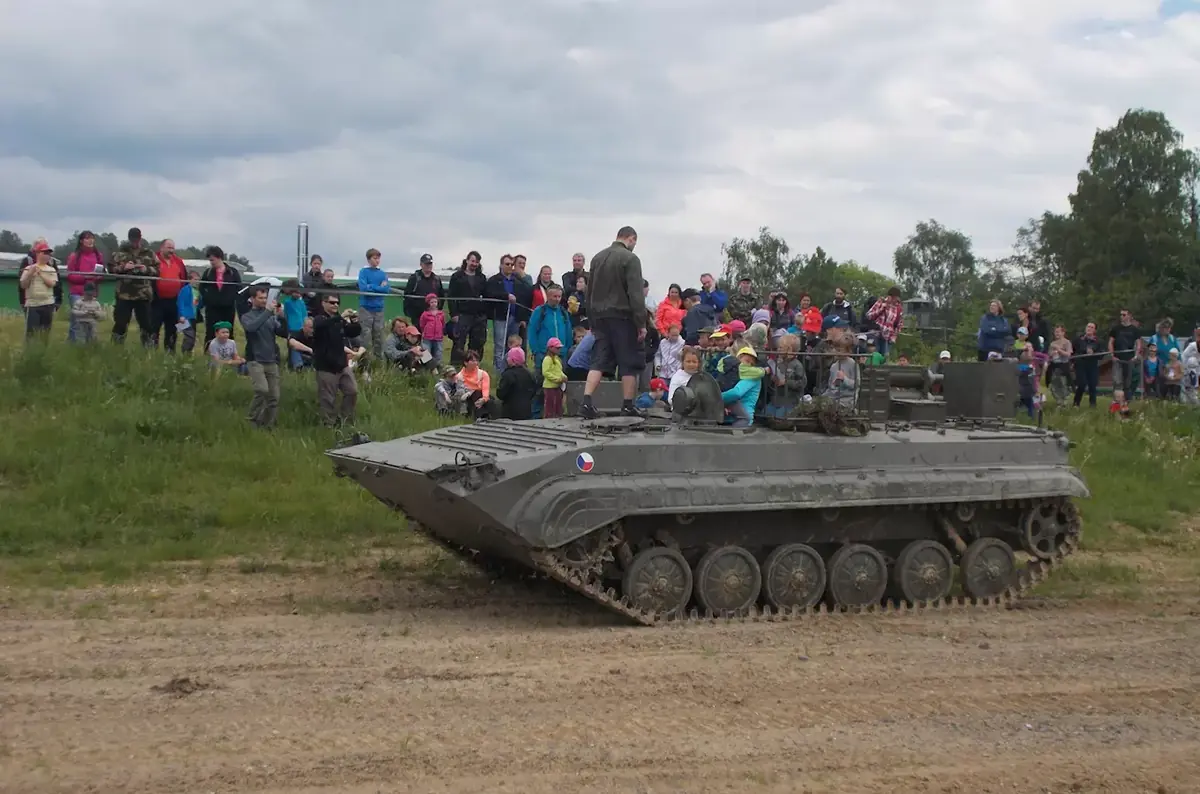 Поездки на тяжелой технике - прокатитесь в Военном музее Королики 2026 — Army fort, s.r.o. – Vojenské muzeum Králíky, Králíky