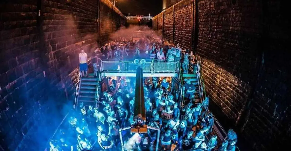 Rave Boat — Parník Tyrš, Prague