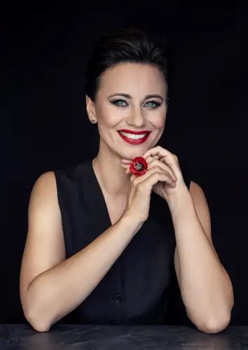 Даша Зазвурькова поёт Хану Хегерову